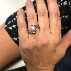 Modern Sterling silver authentic gray pearl ring